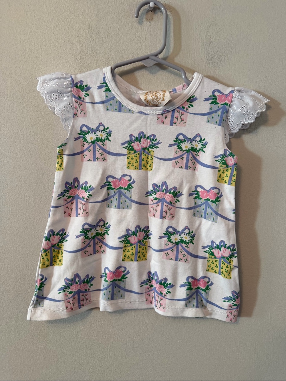 The Beaufort Bonnet Company Everyday's a Gift Top